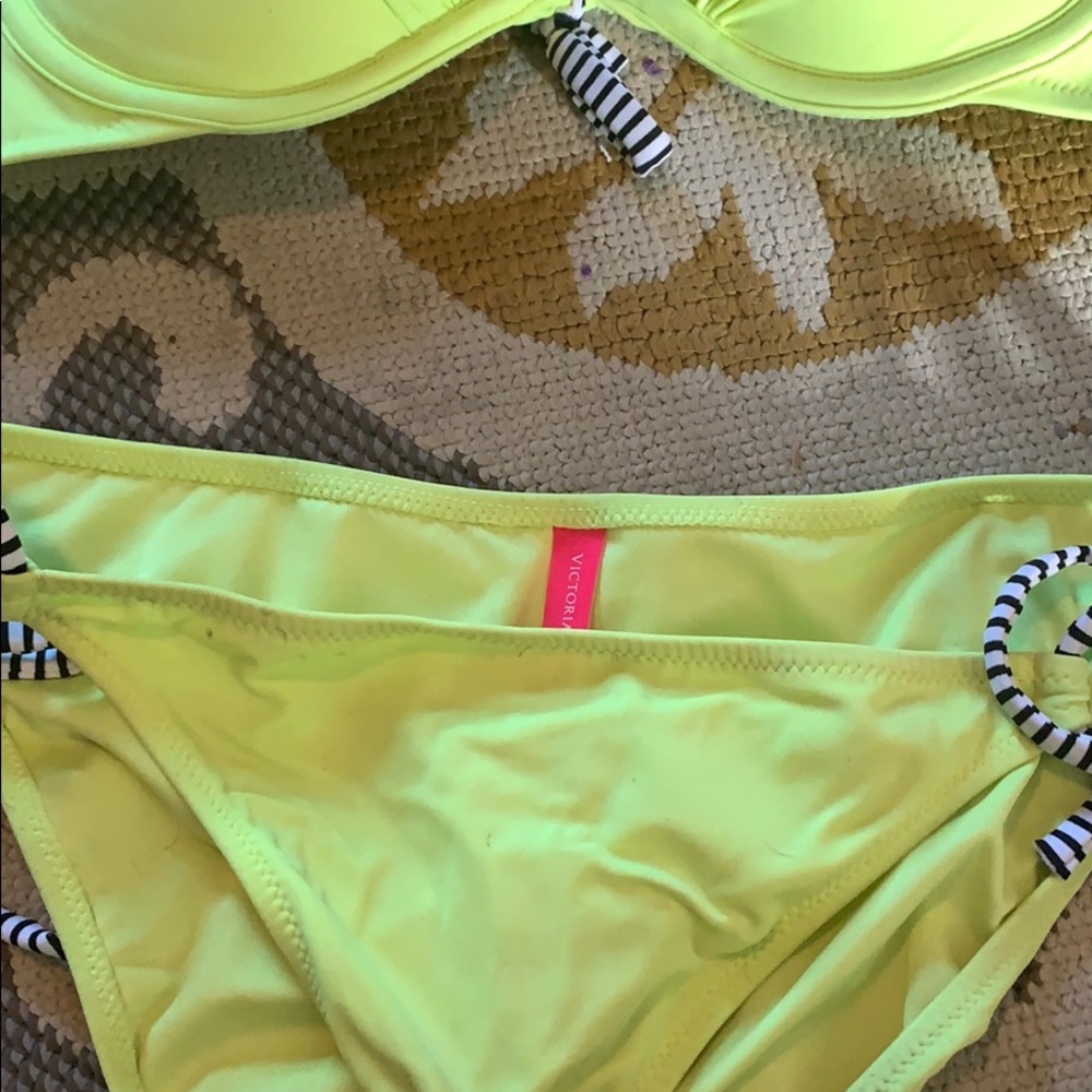 Victoria secret bikini - Picture 3 of 3